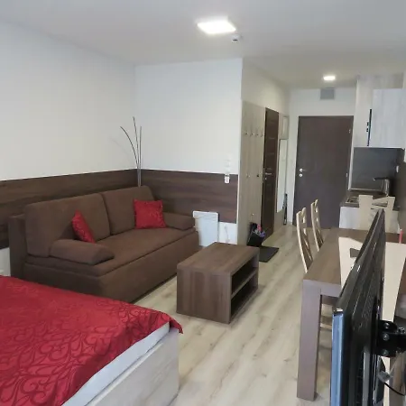 Apartman Bohemia アパート Podhájska
